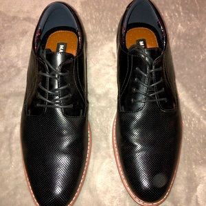 Steve Madden black Oxfords shoes